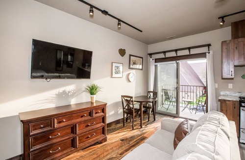 Whitefish Condo | Cana Loft 203 - Beautiful Studio in the Heart of Downtown Whitefish!