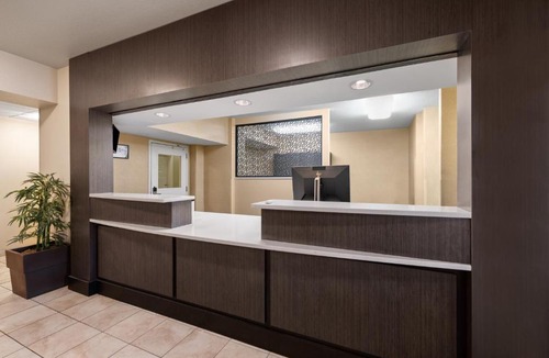 Bismarck Hotel | Candlewood Suites Bismarck