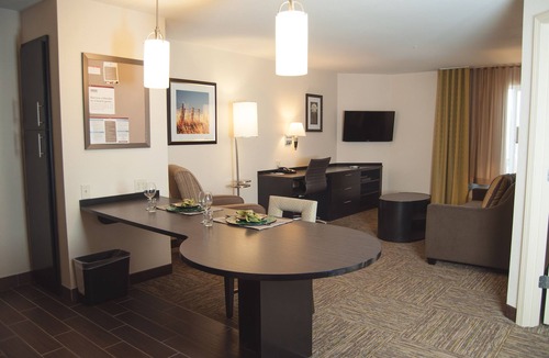Fort Collins Hotel | Candlewood Suites Fort Collins by IHG