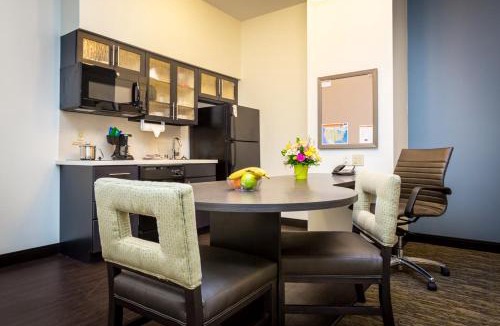 Sidney Hotel | Candlewood Suites Sidney by IHG