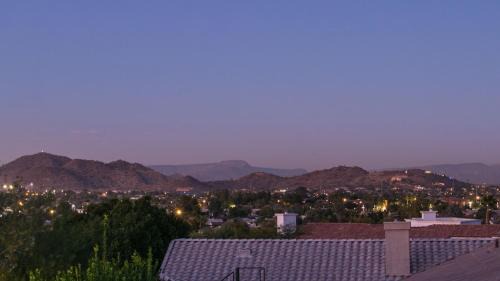Paradise Valley Village House | Casa Buena—Luxurious Retreat w2 Masters Views