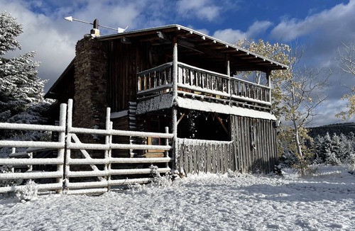 Hall Cabin | Cassidy Homestead Guest Cabin