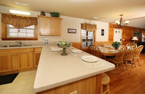 Pigeon Forge House | Cedar Falls 8 - Three Bedroom Chalet