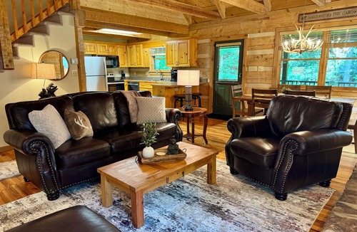 Seven Devils Cabin | Centrally Located 3 Bedroom Cabin with AC and Hot Tub!