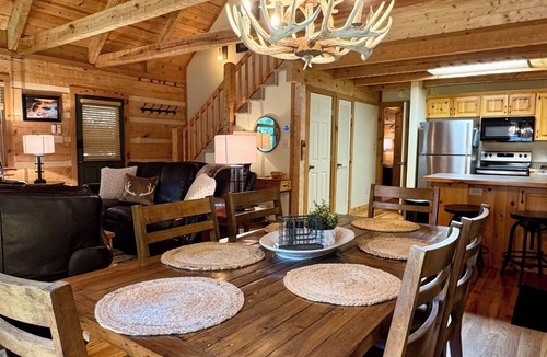 Seven Devils Cabin | Centrally Located 3 Bedroom Cabin with AC and Hot Tub!