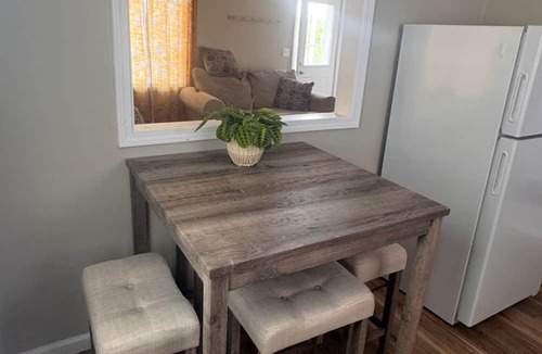 Raymond House | Charming 1-bedroom house in Plentywood with pull out couch and air mattress.