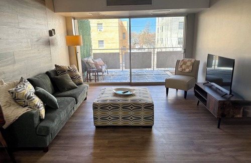Hale Condo | Charming 1BR Retreat in Denver