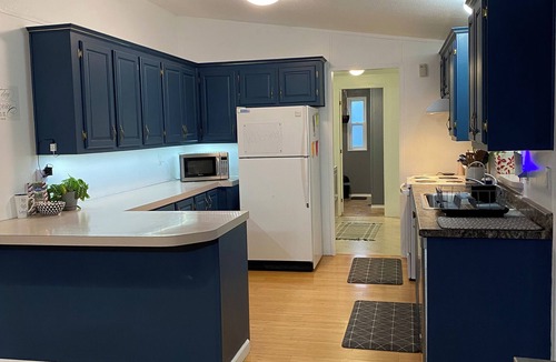 Plummer House | Charming 3-bedroom house with WiFi in Plummer