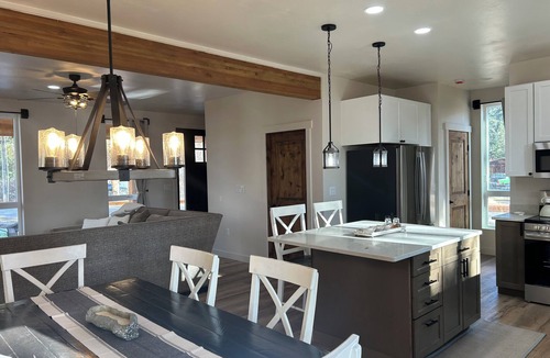 Darby House | Charming 3-bedroom house with WiFi, AC in lovely Darby Montana.