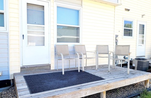 Pierre House | Charming 3-bedroom townhome with WiFi and AC in Pierre