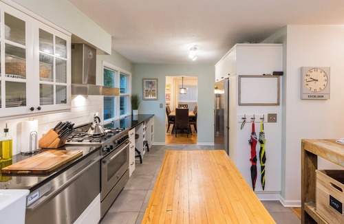 Excelsior House | Charming 4-bedroom, family-friendly home in Excelsior. Walkable to everything.