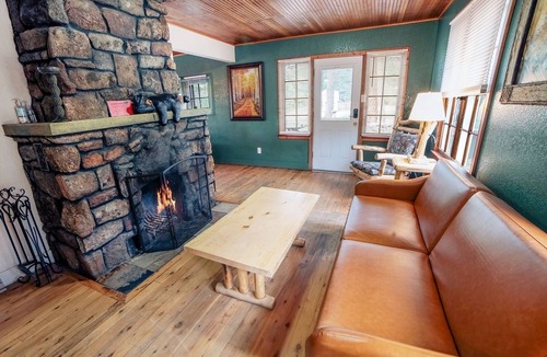 Estes Park Cabin | Charming Cabin, Next To National Park 3 Bedroom Cabin - #20-NCD0297