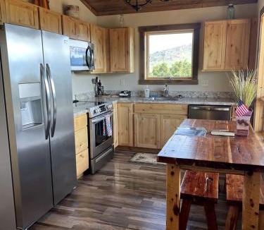 Virginia City Ranches House | Charming Cabin with Mountain Views Near Madison River in Ennis, Montana
