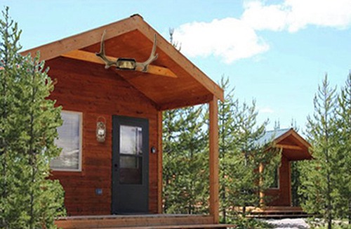 Polebridge Cabin | Charming cabin with Incredible Mountain Views!