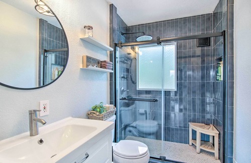 Skyway House | Charming Colorado Springs Getaway w/Hot Tub!