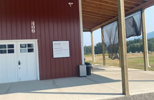 St. Regis House | Charming Family & Pet Friendly Barndomium - [formerly Moxie Market]