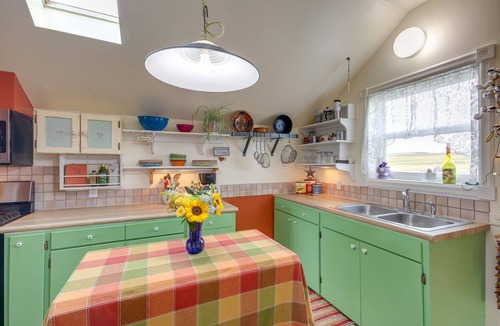 Livingston House | Charming Livingston Vacation Rental w/Views!
