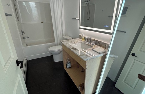 Sheridan House | Charming private room and bathroom. One mile from town. Best views in the valley
