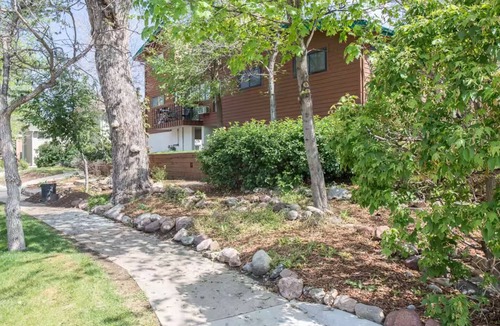 Lower Arapahoe Condo | Charming, remodeled 2-bedroom condo with WiFi, AC in gorgeous Boulder