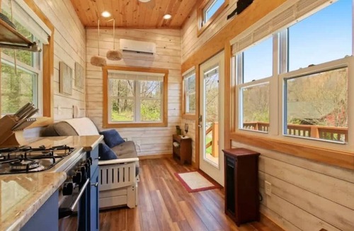 Todd House | Charming Tiny Home! Discounts-Pet friendly