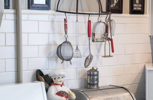 Durango House | Charming Victorian Farmhouse, Privacy, Wi-FI , 5 min to Durango