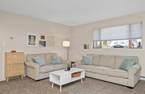 Great Falls Apartment | Chic Central Nook