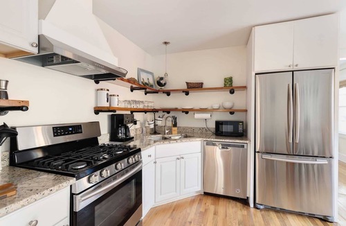 Downtown House | Chic Craftsman, Walk to Downtown