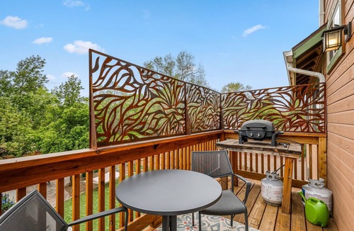 Southside Apartment | Chic, Posh, Bohemian Mountain Loft. Walk to Downtown & NAU!
