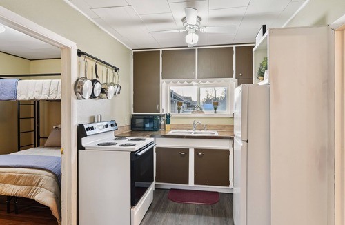 Bynum Cabin | Choteau Vacation Rental w/Yard: Walk to Downtown!