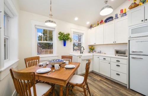 Moore House | City Park Bungalow Pet Friendly with Dog Run