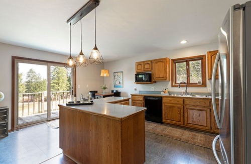 Polson House | Clear Creek Blue Cabin w/lake access & 9 acres!