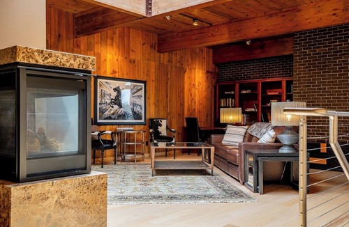 Cody Apartment | Clearwater Penthouse- Couples Retreat with gas fireplace, balcony, spa like bathroom