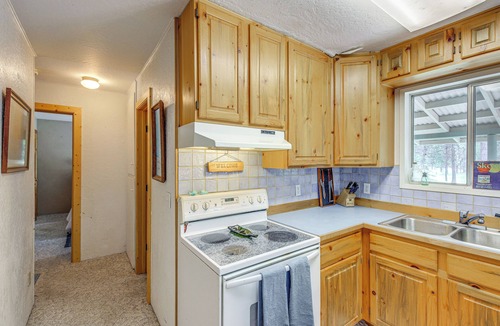 Sula Cabin | Close to Hiking & Skiing: Serene Sula Cabin