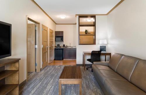 Pierre Hotel | ClubHouse Hotel and Suites