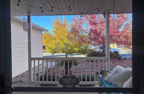 Montrose House | CO Beehive with 2 new king beds! Reclining sectional couch and sunset patio!