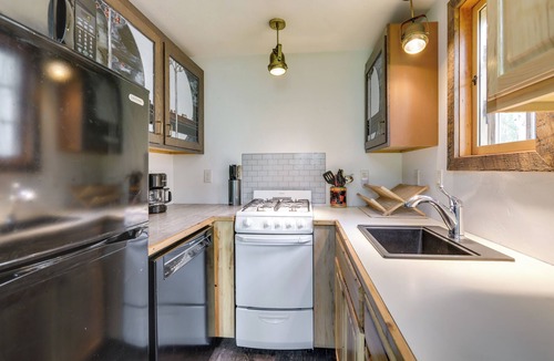 Marble Cabin | Colorful Cabin w/Teepee, Fire Pits & Mtn Views!