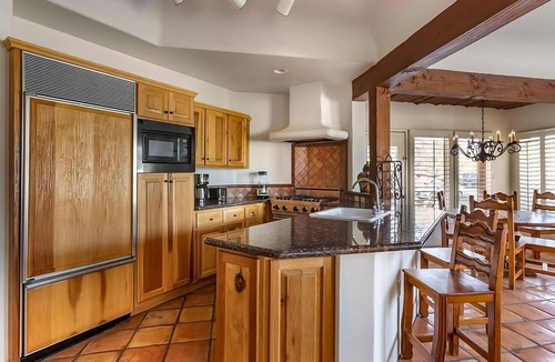 Cave Creek Hotel | Comfort and Relaxation! Swimming Pool, Full Kitchen, Free Parking!