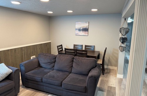 Pocatello Apartment | Comfortable 2 bed 1 bath Full Apartment