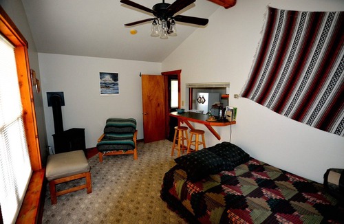 Dillon House | Comfortable accommodations located in the small town of Dillon, Mt.