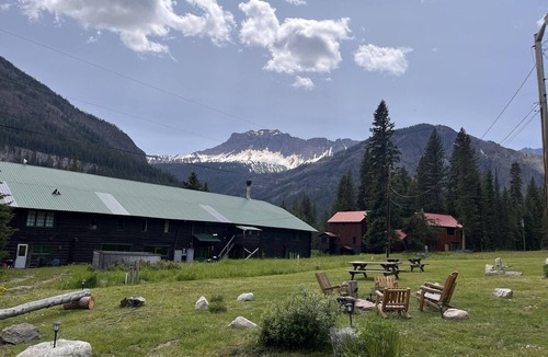 Cooke City-Silver Gate Cabin | Comfortable Cabin next to Yellowstone National Park