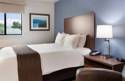 Pasco Hotel | Comfortable Rooms with Kitchens Near Franklin County Historical Museum