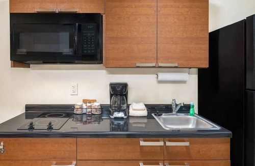 Rock Springs Hotel | Comfortable Suites Near Outdoor Recreation and Parks