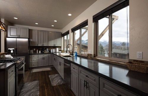 East Missoula Condo | Commanding views just minutes from downtown with Elevator access