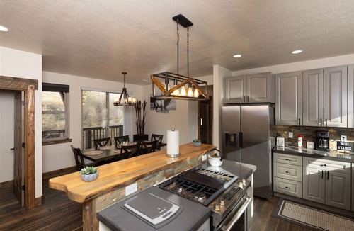 East Missoula Condo | Commanding views just minutes from downtown with Elevator access