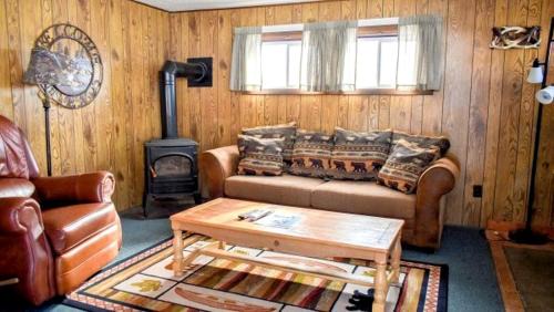 Red Feather Lakes House | Conjoined Cabin with Fireplace in Red Feather Lakes, Colorado, Perfect for a Family Holiday
