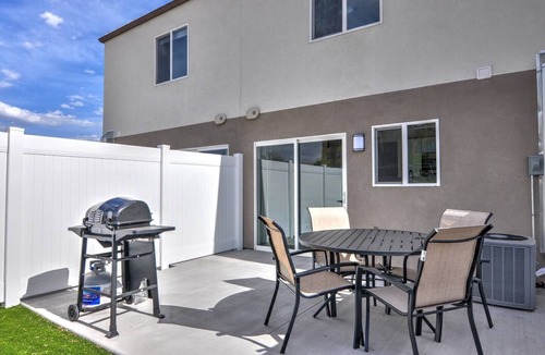 Grand Junction House | Contemporary, Clean 2 BR Townhome w/Private Patio 🐶 Friendly, Fast WiFI👨‍💻