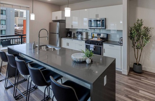 Rio Grande Apartment | Convention Ctr! Spacious 2BR/2BA-Spa,Pool,Gym,Pkg
