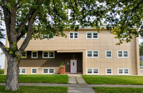 Miles City Apartment | Cowtown Getaway Upper Level Apartment