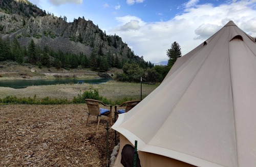 Glacier Country Cabin | Cozy Beach Cove Yurt, glamping by the river 2mi from Quinn's Hot Springs Resort.