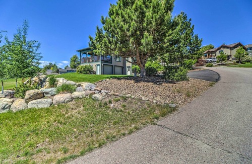 Bigfork Apartment | Cozy Bigfork Escape: Walk to Bigfork Harbor!